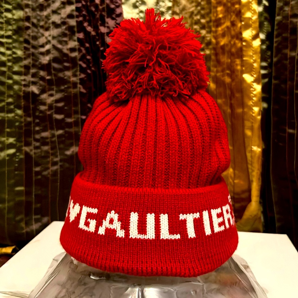 💯✨✨JEAN PAUL GAULTIER BEANIE HAT✨✨💯

UNISEX RED JEAN PAUL GAULTIER BEANIE HAT.